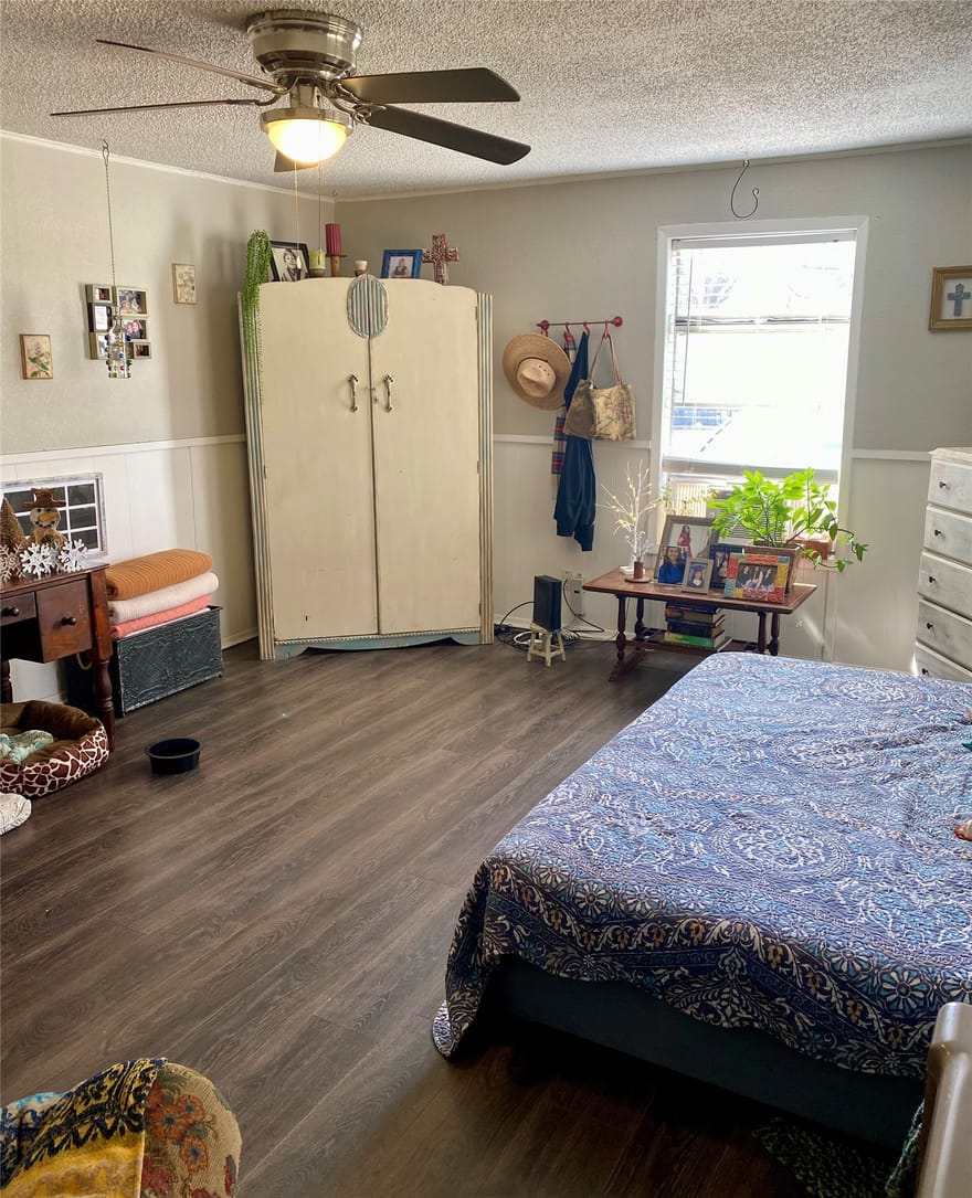 1115 S 6th Street, Bonham, Texas