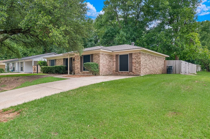 9000 Lone Oak Drive, Shreveport, Louisiana