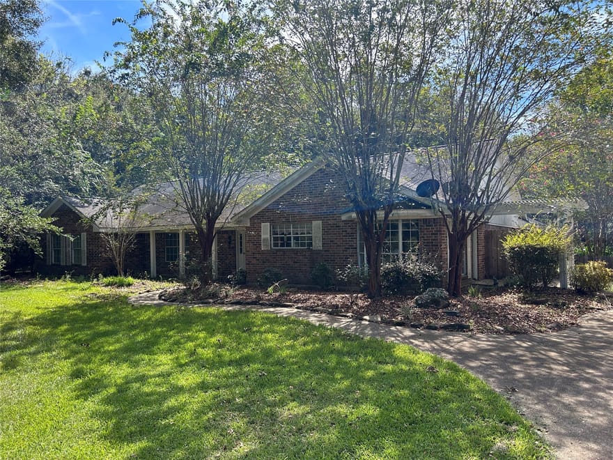 9311 Nobles Road, Orange, Texas