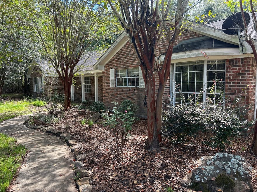 9311 Nobles Road, Orange, Texas