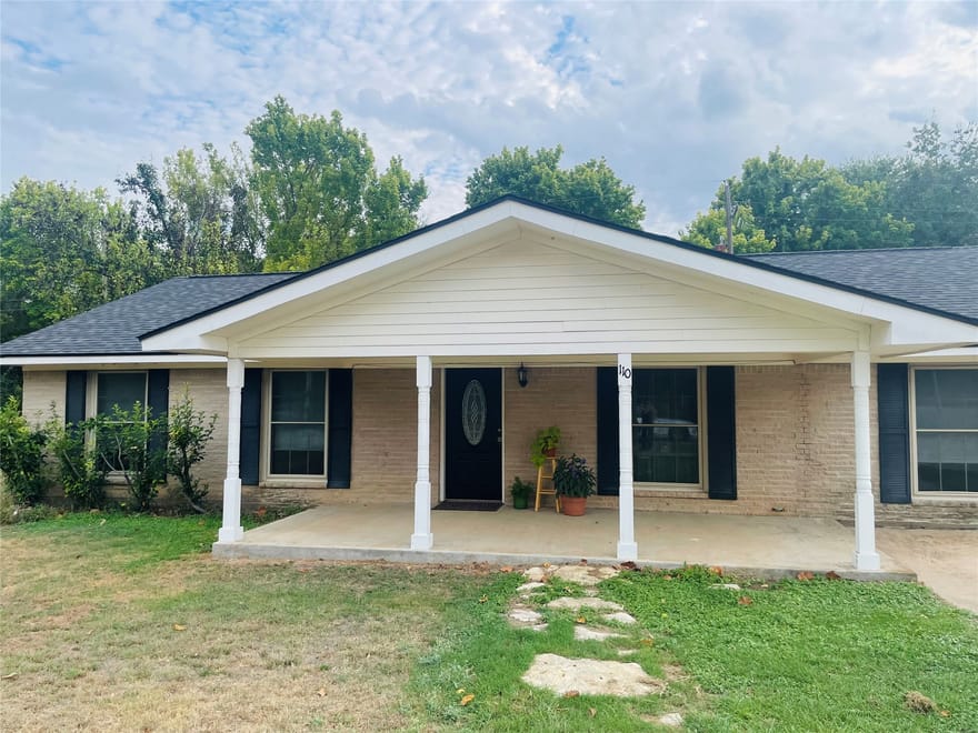 110 Mary Alice Drive, Valley Mills, Texas