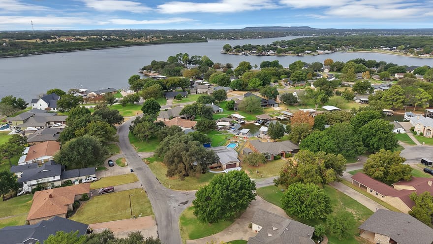 4101 Newport Bay Court, Granbury, Texas