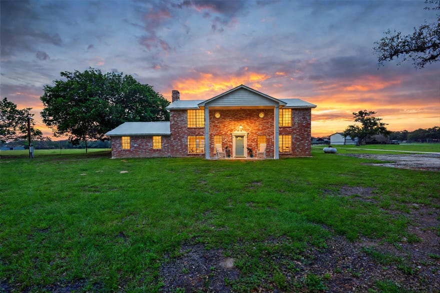 6072 County Road 122, Hallettsville, Texas