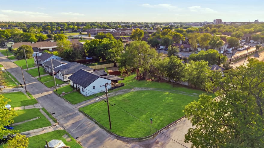 4302 Roberts Street, Greenville, Texas