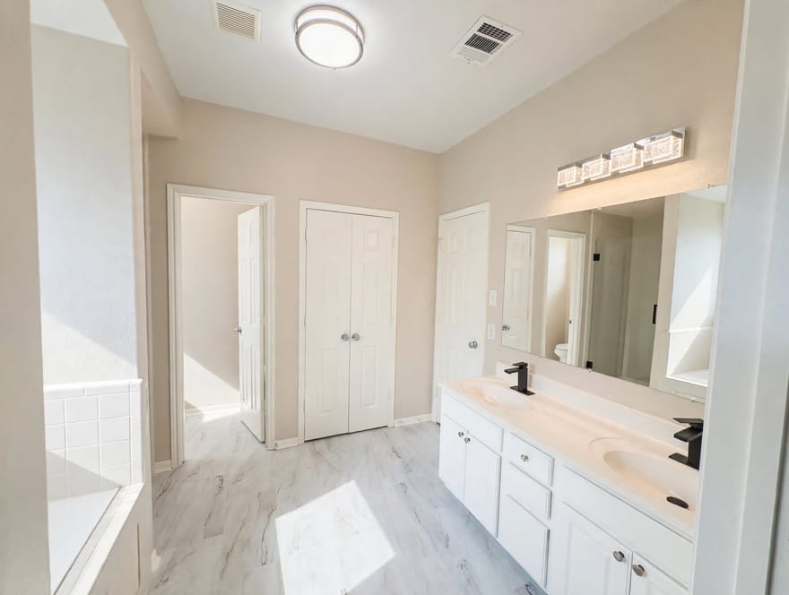 303 Lake Line Drive, Alvin, Texas