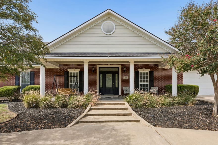 107 N Westlake Drive, Leonard, Texas