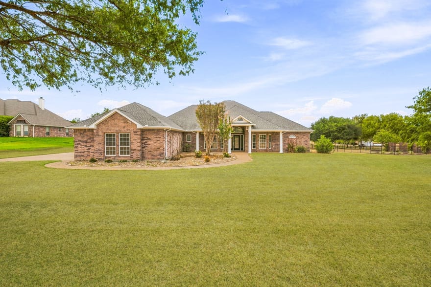 2105 Wood Duck Lane, Granbury, Texas