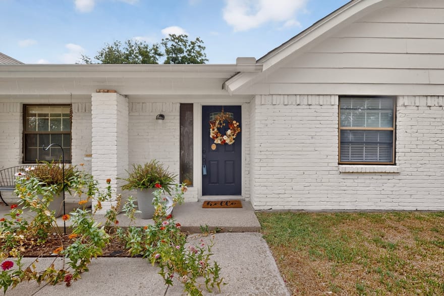 2060 Trailwood Drive, Burleson, Texas
