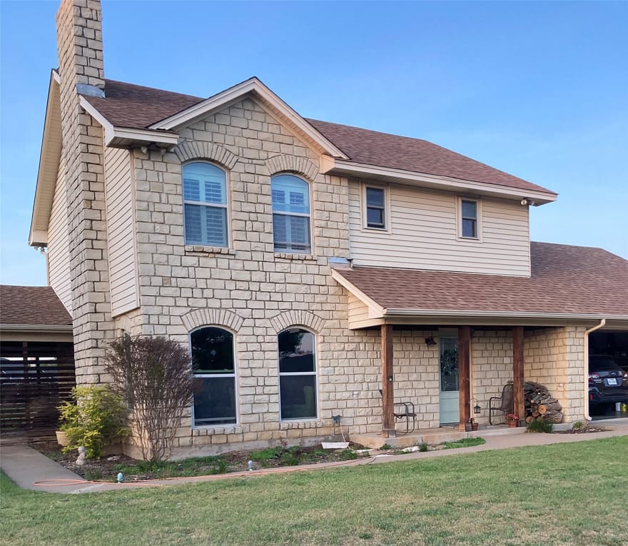 700 Aqua Vista Drive, Granbury, Texas