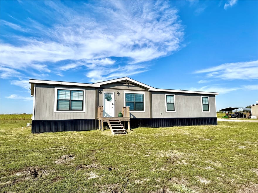 8832 N Us Highway 69, Celeste, Texas