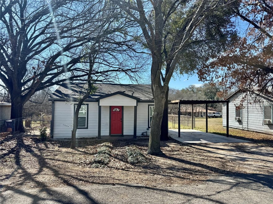 113 W Arnold Street, Granbury, Texas