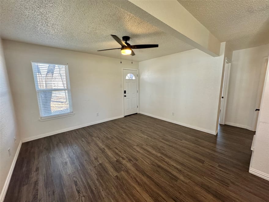 113 W Arnold Street, Granbury, Texas