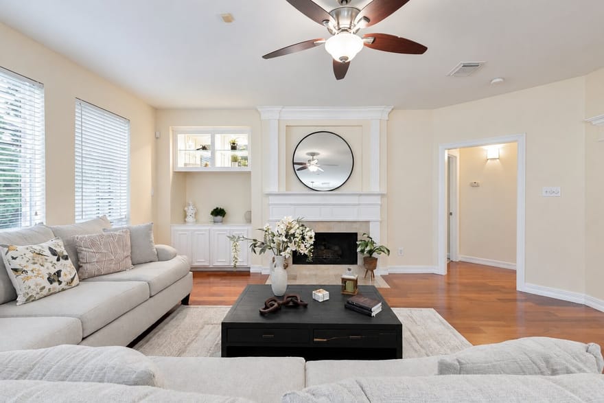 2618 Pinebend Drive, Pearland, Texas