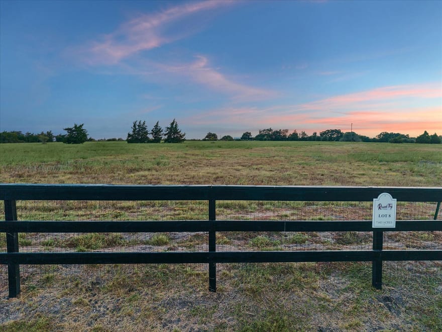 8 Round Top Farms Drive, Round Top, Texas