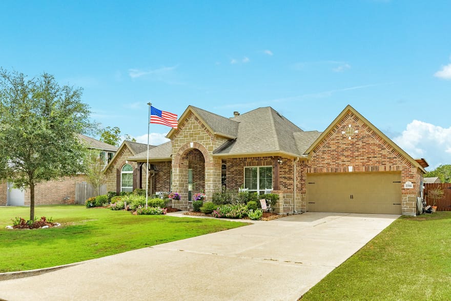 2316 Shalmar Drive, West Columbia, Texas