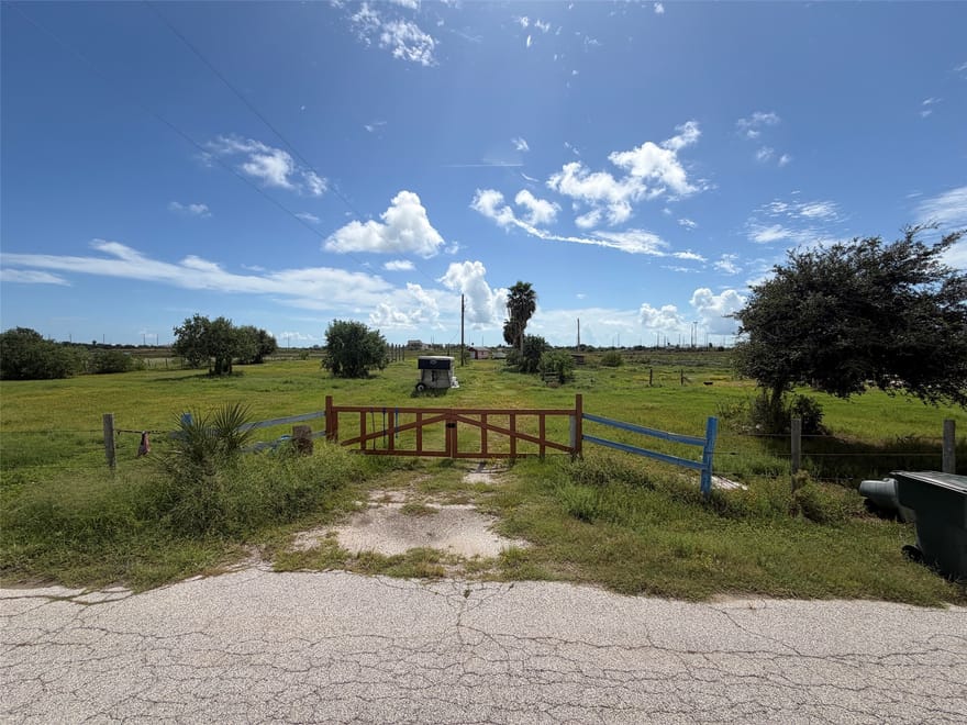 12123 Ostermeyer Road, Galveston, Texas