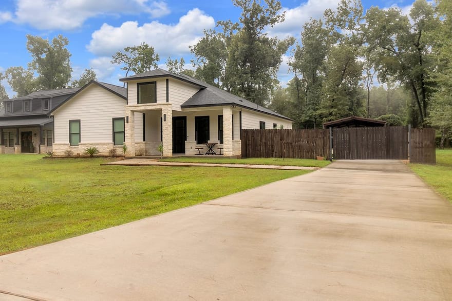 195 County Road 3667, Splendora, Texas