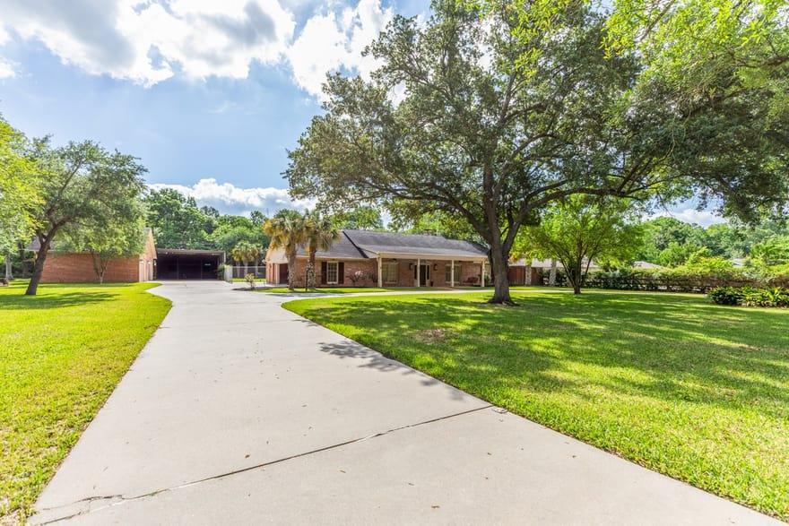 1280 Cherokee Lane, Beaumont, Texas
