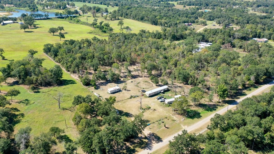9486 Puddin Lane, Madisonville, Texas