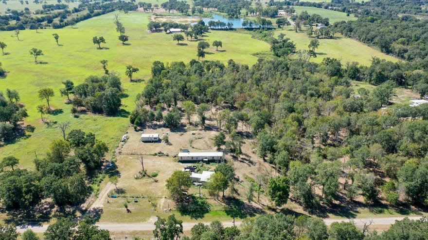 9486 Puddin Lane, Madisonville, Texas