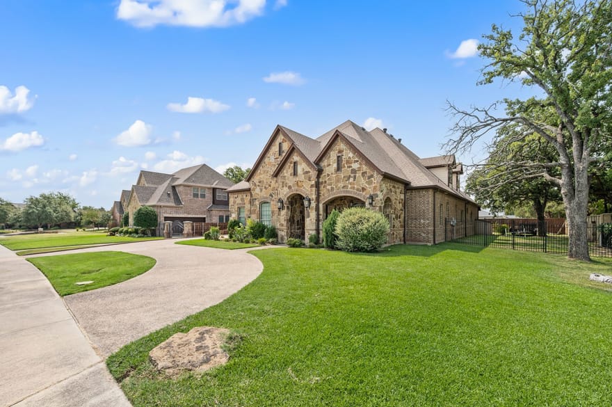3300 Alexandria Court, Grapevine, Texas