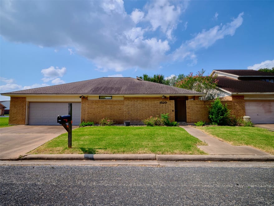 1520 Crestmont Street, Wharton, Texas
