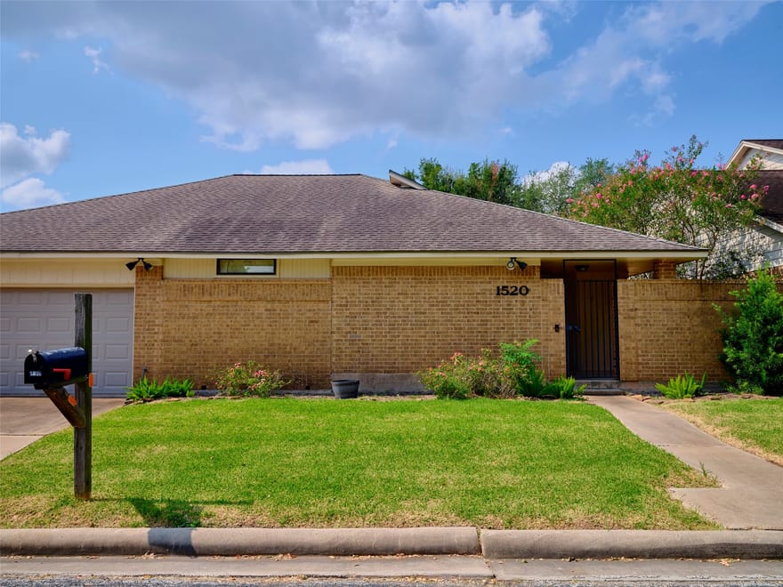 1520 Crestmont Street, Wharton, Texas