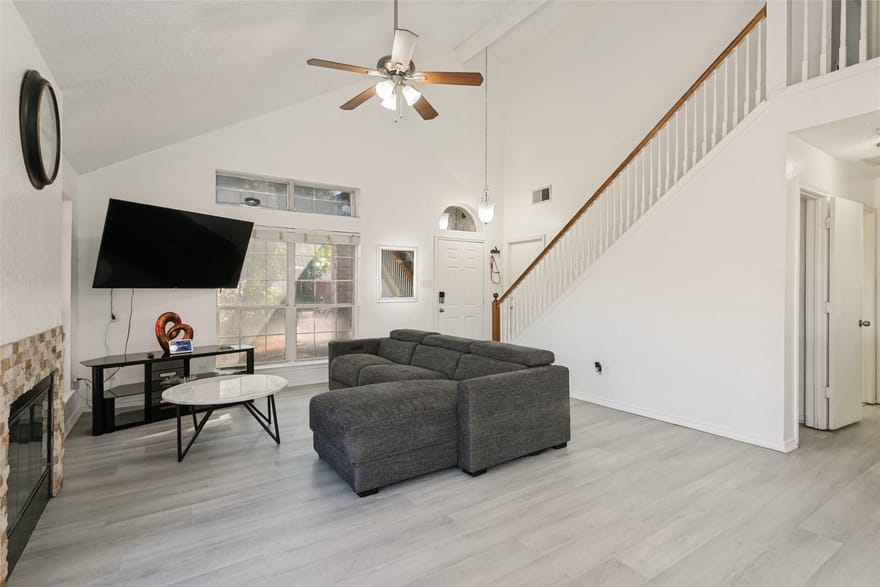 1411 Chinaberry Drive, Lewisville, Texas