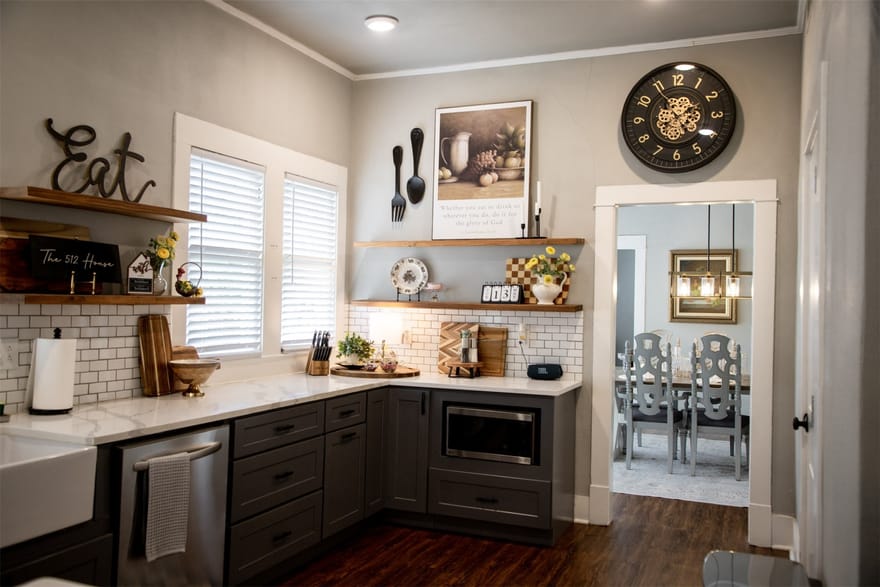 512 N College Street, Waxahachie, Texas