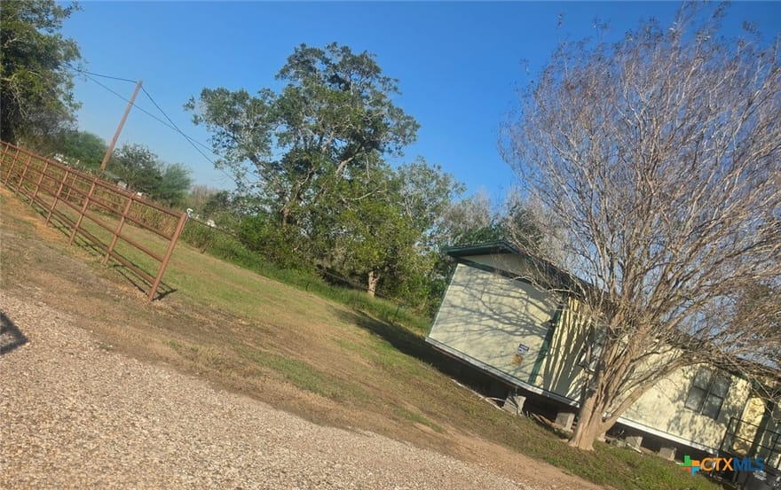 1723 Parsons Road, Victoria, Texas