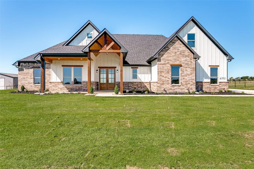 6951 Eagle Creek Drive, Godley, Texas