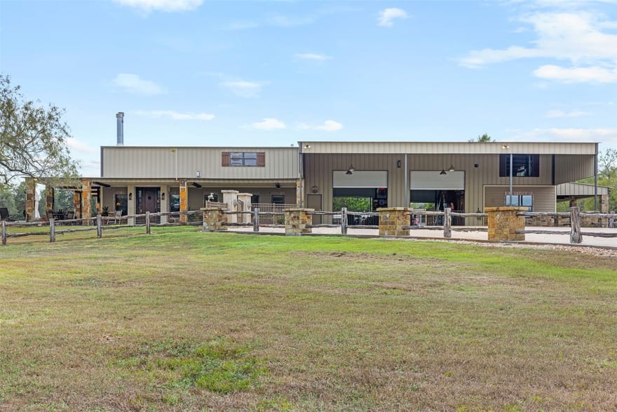 2574 Fm 2434, Weimar, Texas