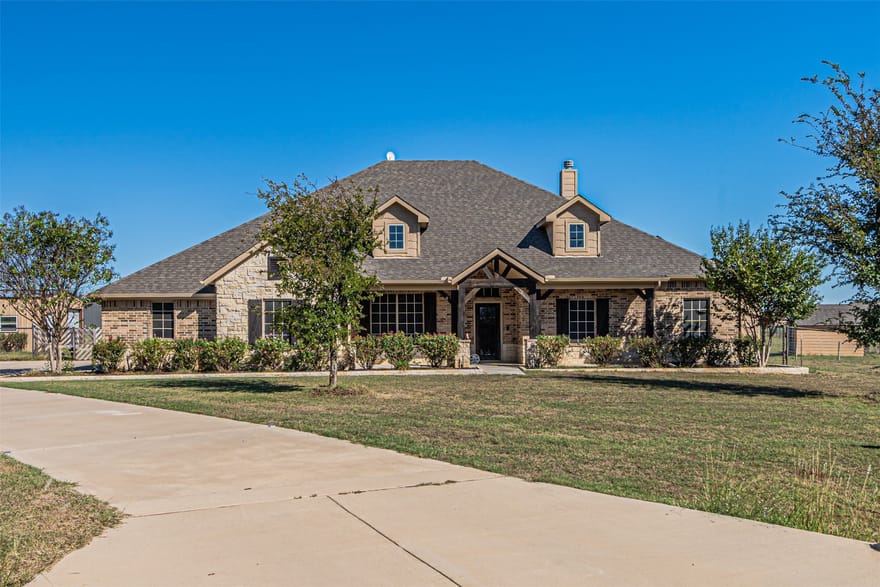 7812 Grain Court, Godley, Texas