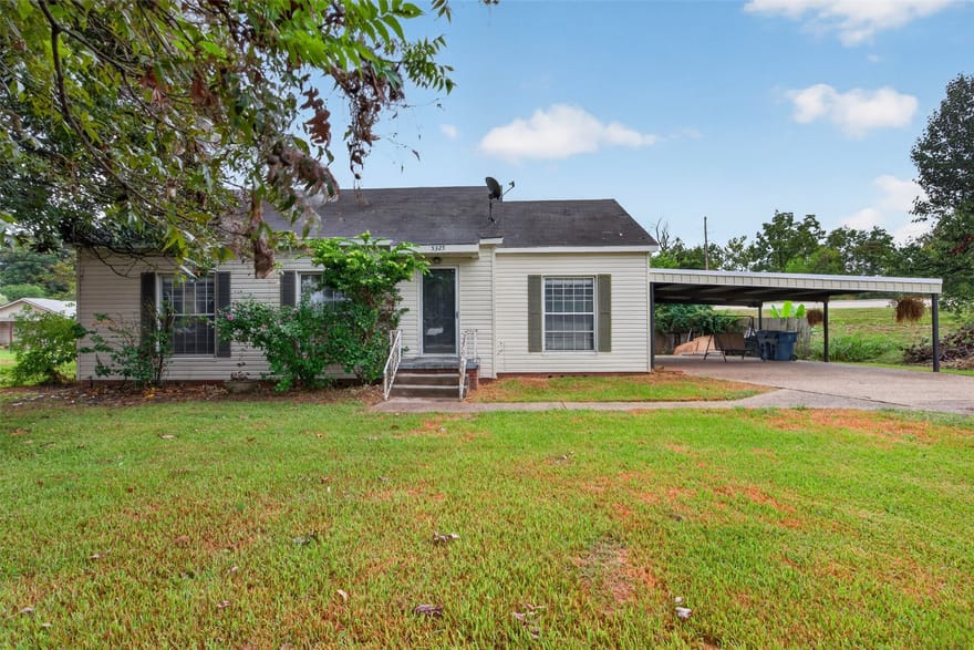 5325 Dixie Garden Drive, Shreveport, Louisiana