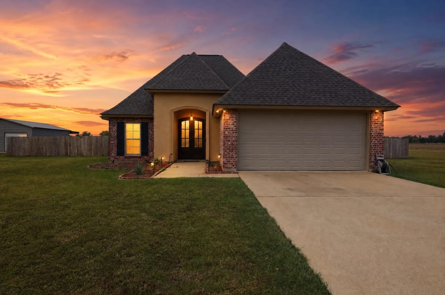 337 Riverview Drive, Natchez, Louisiana