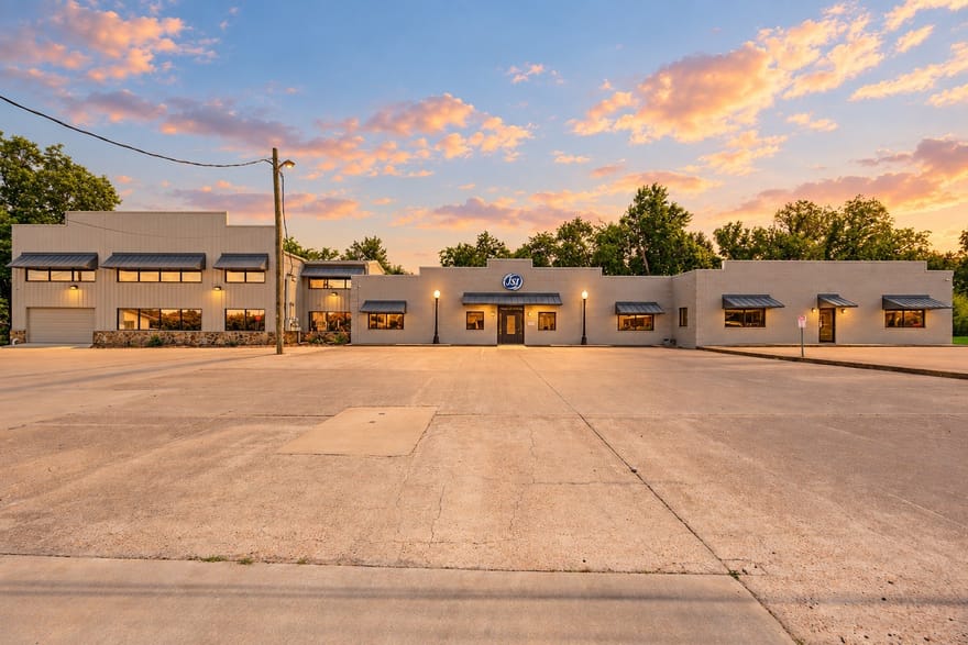 400 N 4th Street, Wills Point, Texas
