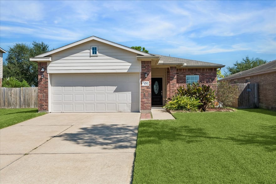 805 Indigo Springs Lane, La Marque, Texas