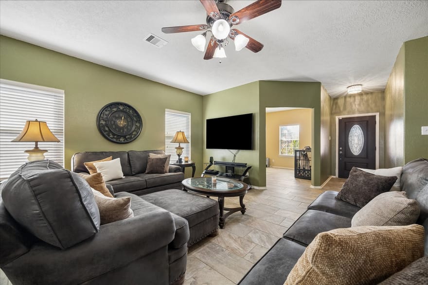 805 Indigo Springs Lane, La Marque, Texas