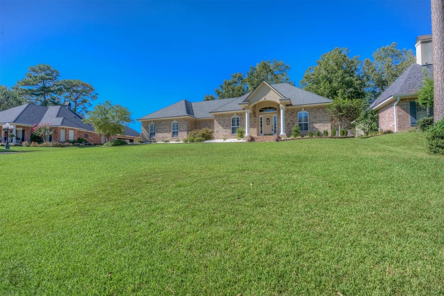 9436 Wrenwood Boulevard, Shreveport, Louisiana