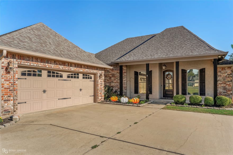 200 Roanoke Circle, Benton, Louisiana