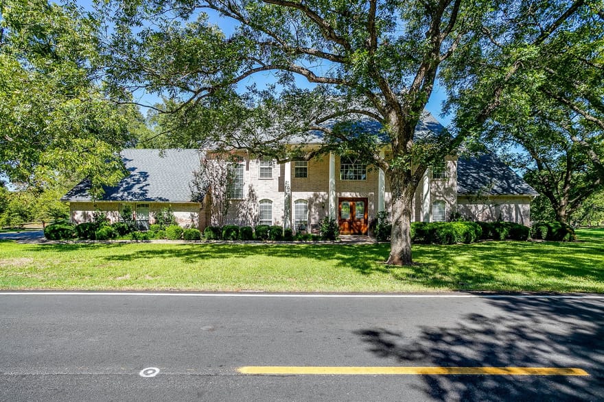 8412 Ravenswood Road, Granbury, Texas
