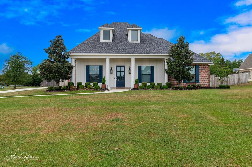 150 Oak Alley, Stonewall, Louisiana