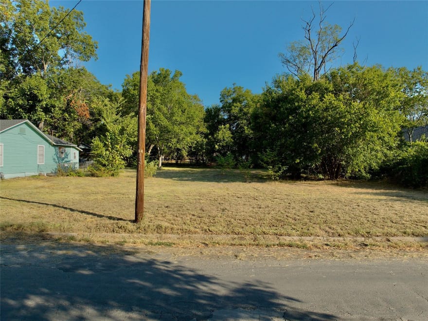 1706 W 12th Avenue, Corsicana, Texas