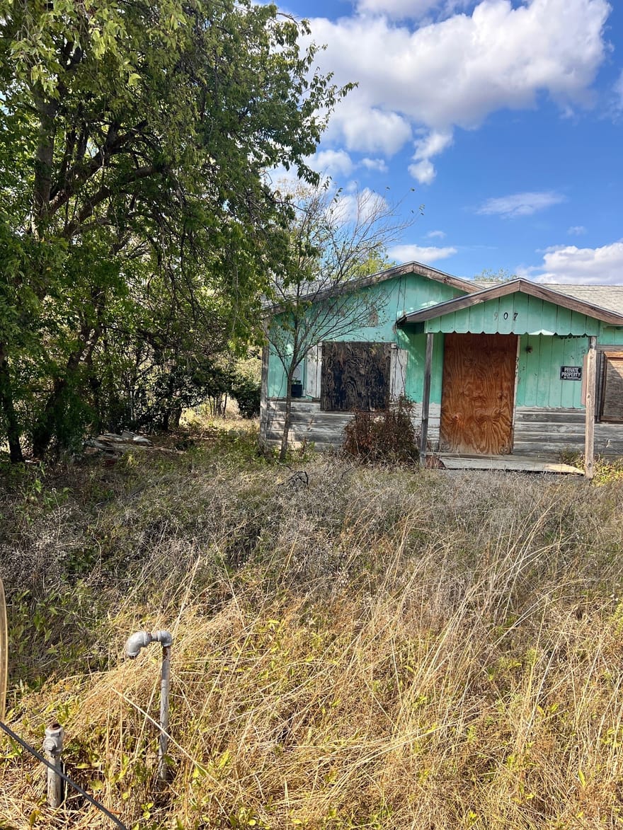 907 Culbertson Street, Coleman, Texas