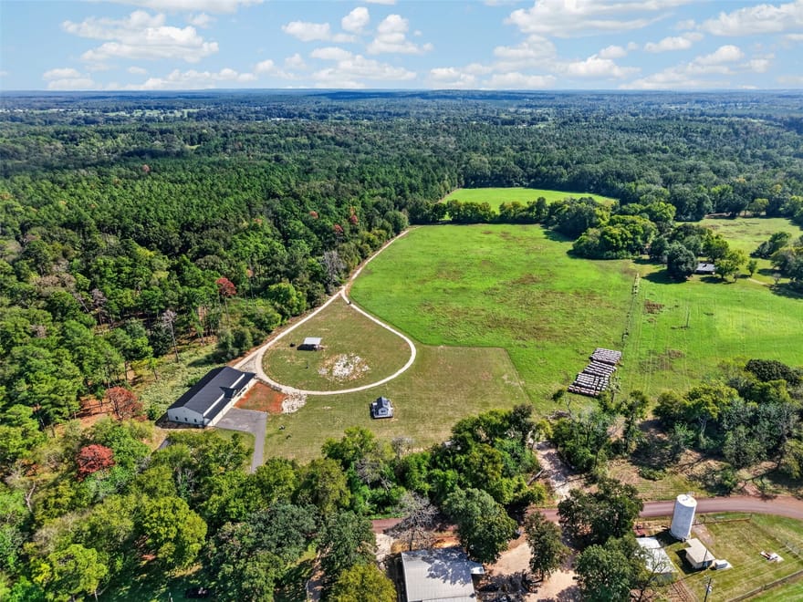 252 County Road 2641, Garrison, Texas