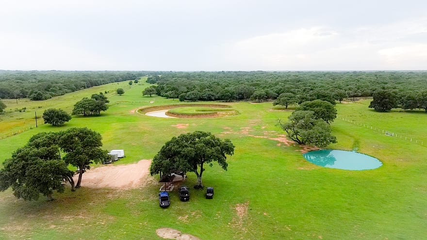 986 Private Road 1024, Hallettsville, Texas