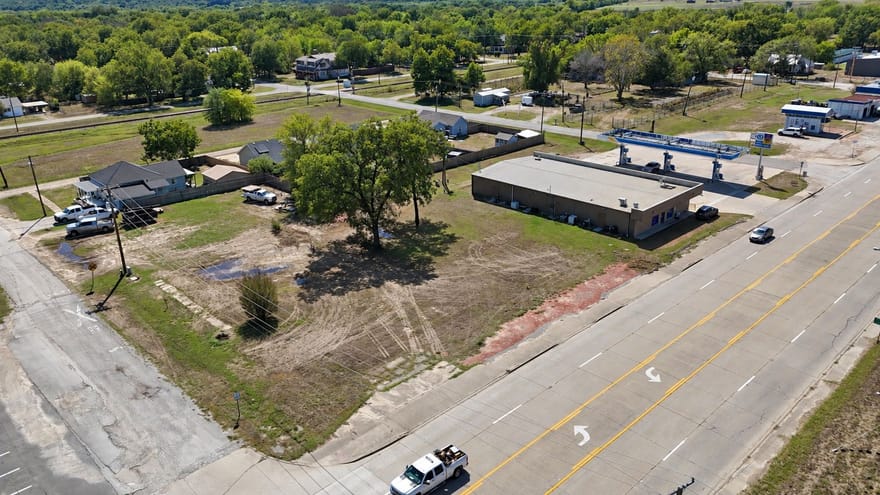 305 NW 2nd Street, Kerens, Texas