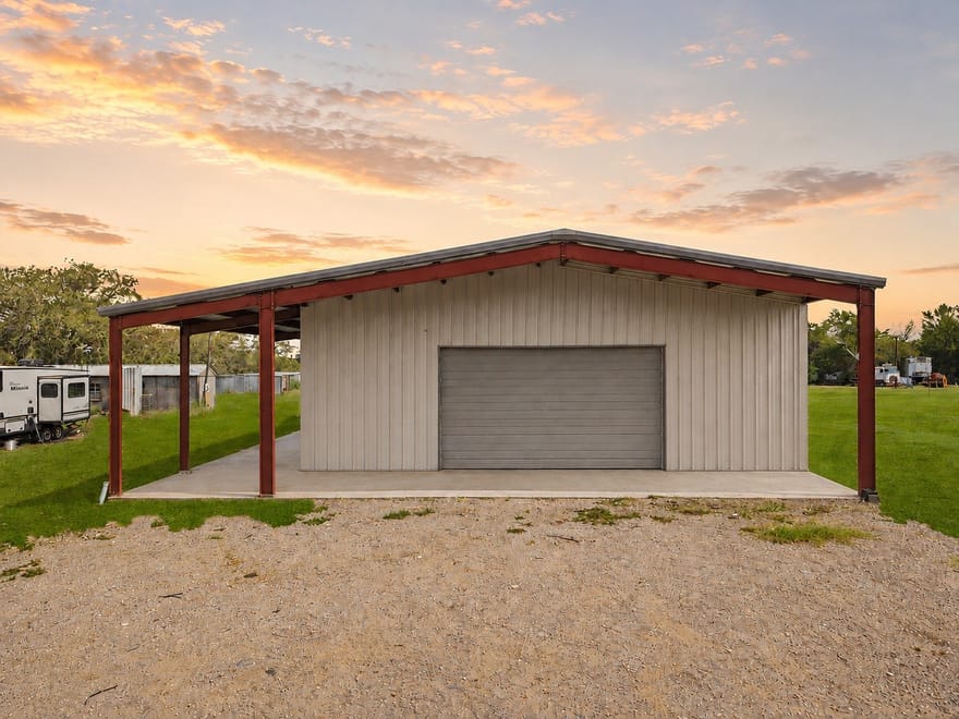 600 County Road 504, Flatonia, Texas