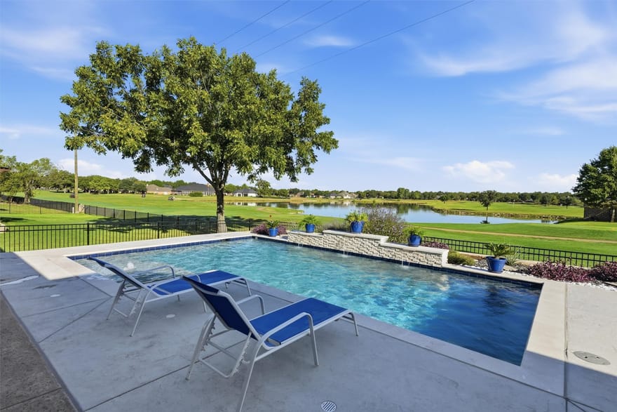 5613 Wedgefield Road, Granbury, Texas