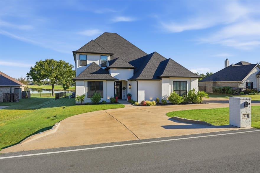 5613 Wedgefield Road, Granbury, Texas